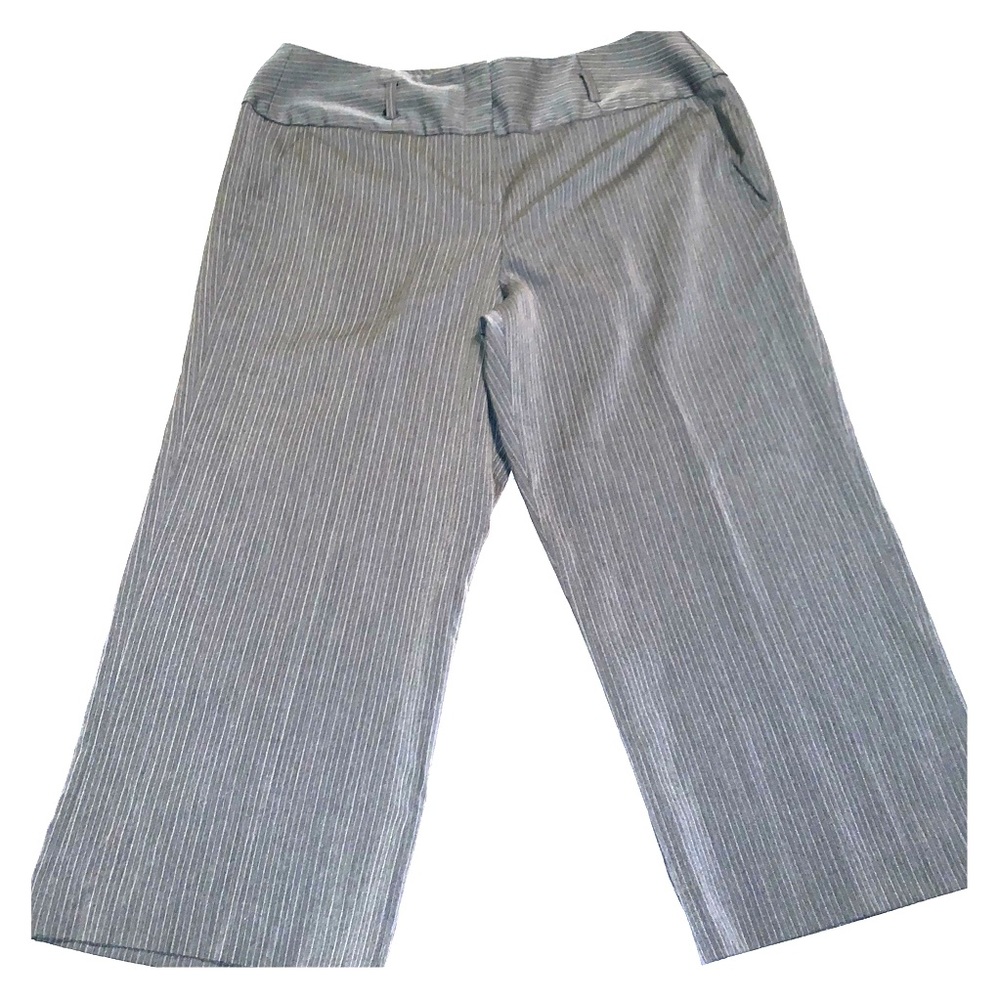 EUC New Directions Grey pinstriped culottes